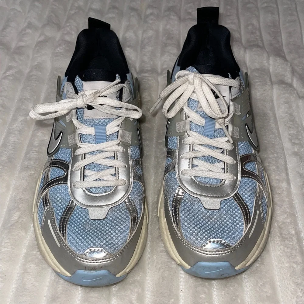 Nike V2K Run | Size 10